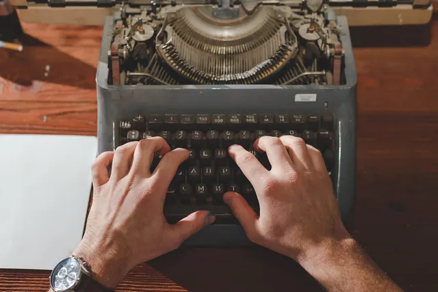 vintage, typewriter, mechanical, print, writer, retro, equipment, typewriter, typewriter, writer, writer, writer, writer, writer. How to explain a technical mechanism without distorting it