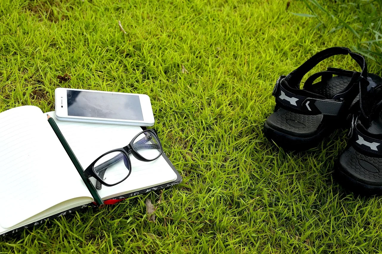 work, working, job, business, still-life, nature, outdoor, relax, write, pen, book, pencil, read, notebook, day, natural, grass, field, park, garden, green, glasses, mobile, phone, shoes. How to keep a field notebook for place writing