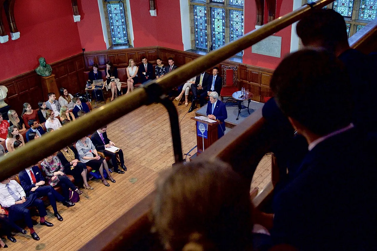 Audience listening in the Oxford Union Debating Chamber